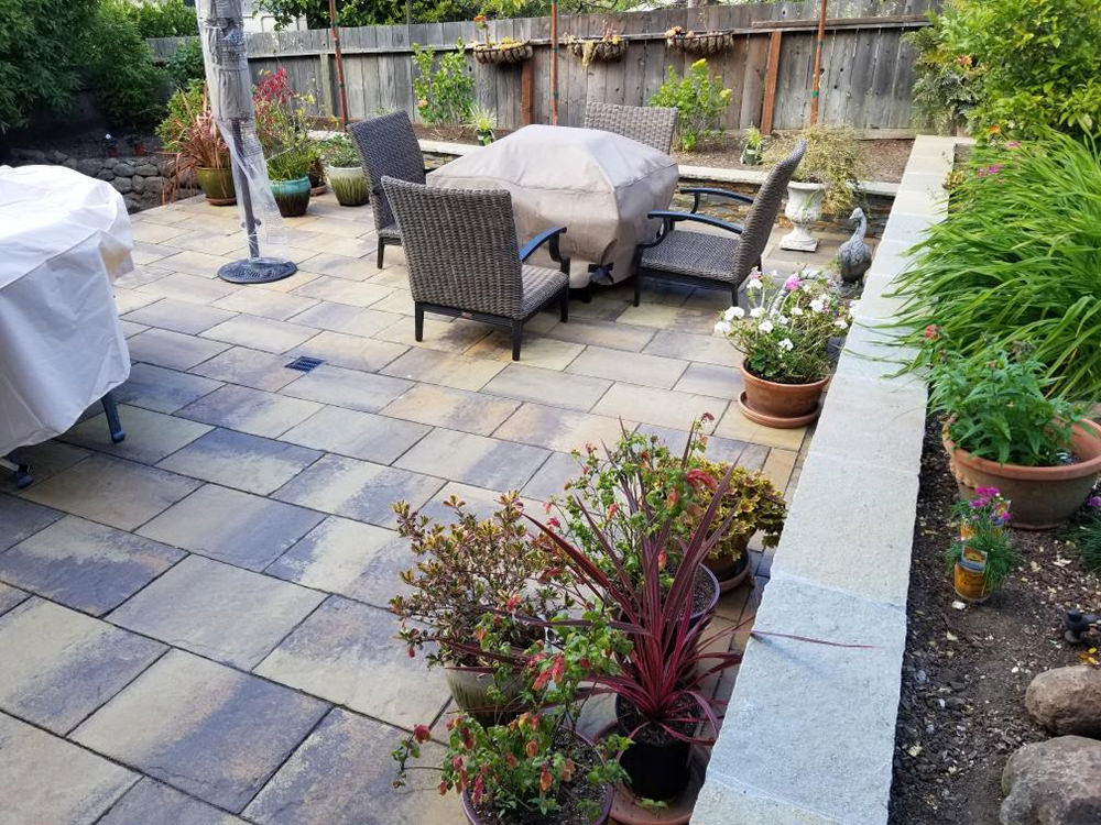 Paver Outdoor Sitting Area